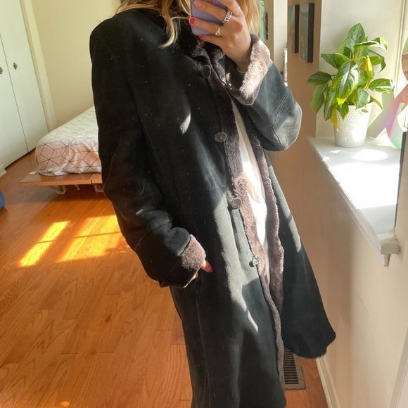 Donna Irene Shearling Button Down Coat Black and Navy - Picture 5 of 12